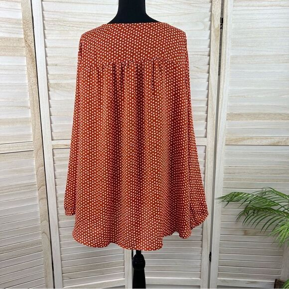 Torrid Georgette Pintuck V-Neck Top 5 - Picture 3 of 10